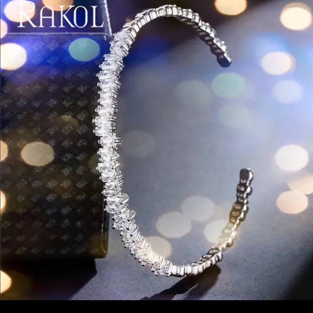 Brand new thin silver Baguette bracelet
